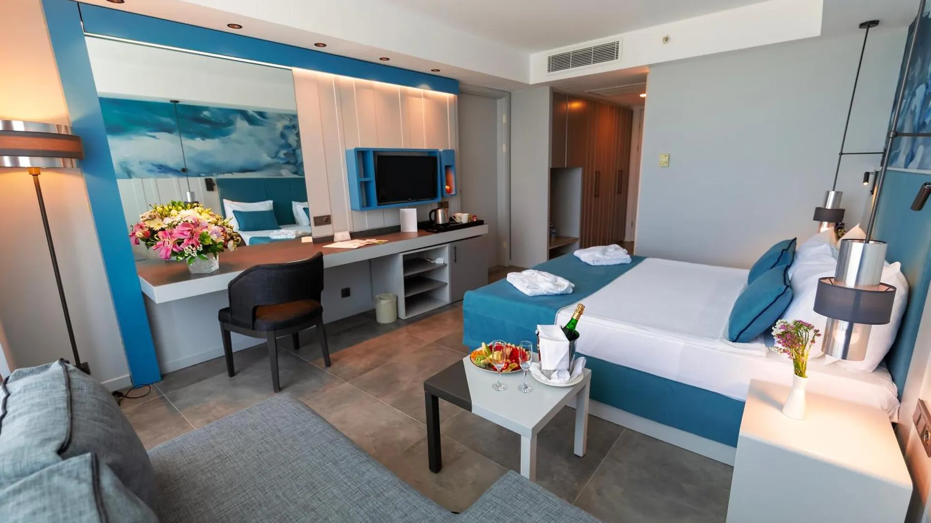 Crystal Centro Resort - Ultimate All Inclusive Анталья